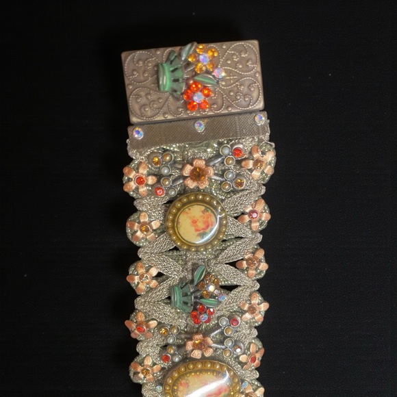 VINTAGE Michal Negrin Floral Cameo Bracelet - Picture 3 of 8